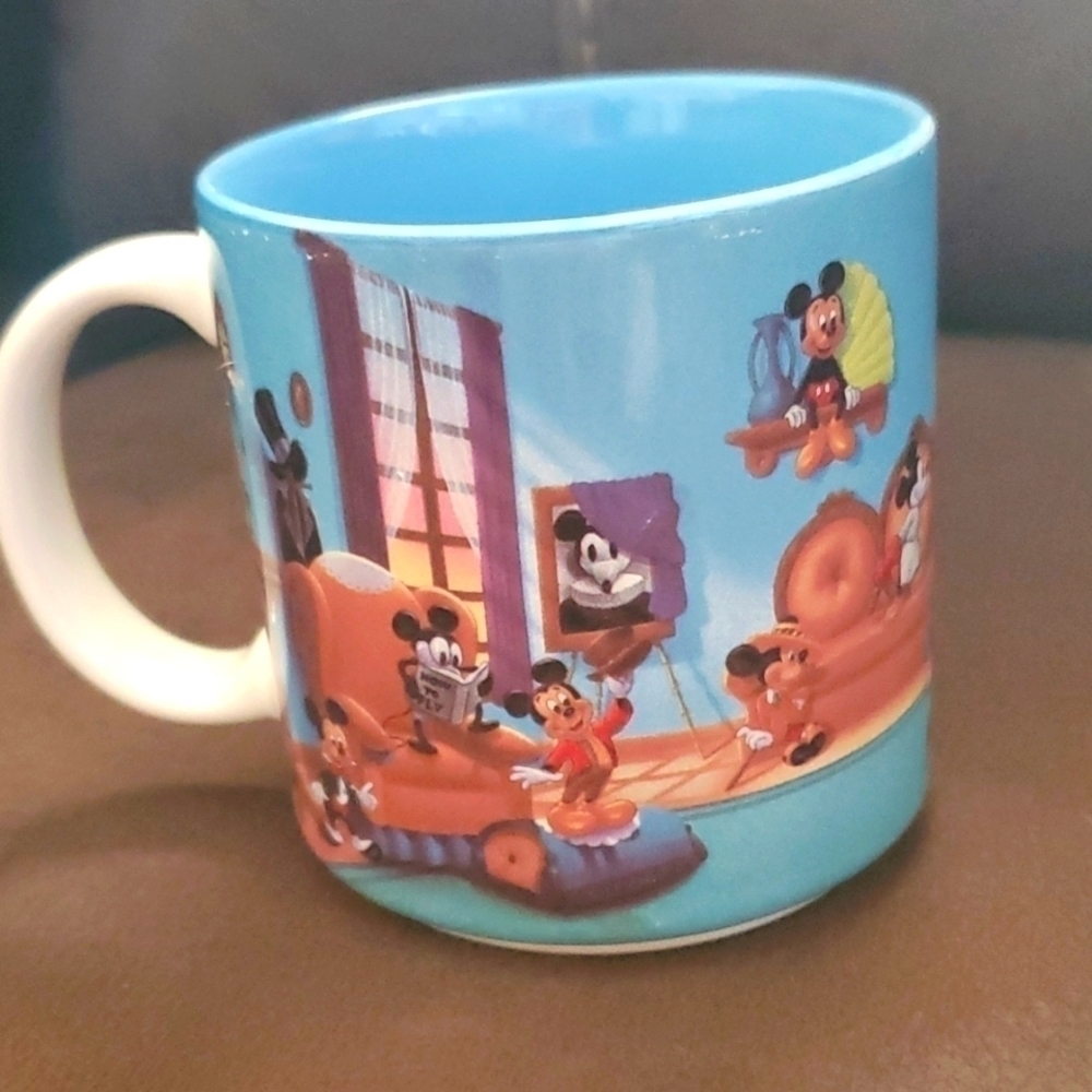 🐭disney Mickey Mug - Through the Ages 🎂
